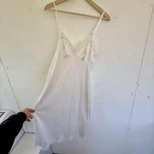 Vintage Vanity Fair White Lace Slip Dress Antron III Nylon